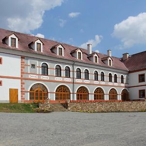 Zamek Liboun Hotel Lounowitz Exterior photo