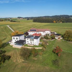 Ferienhof Neundlinger Villa Niederwaldkirchen Exterior photo