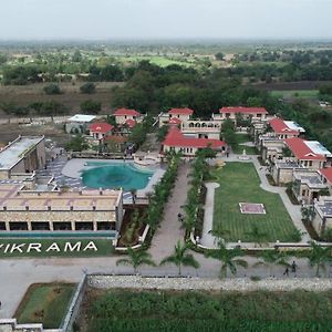 Vikrama Sarovar Portico Pavagadh Hotel Hālol Exterior photo