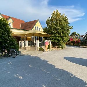 Landcafe Auszeit Hotel Albersdorf Exterior photo