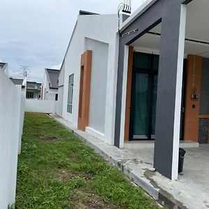 Anas House Villa Tanjung Rambutan Exterior photo