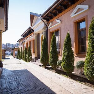 Casa Onyx Hotel Târgu Jiu Exterior photo