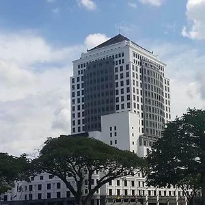 Merdeka Palace Hotel & Suites Kuching Exterior photo