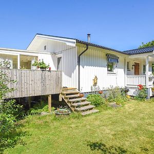 Beautiful Home In Uddevalla With 2 Bedrooms And Wifi Exterior photo