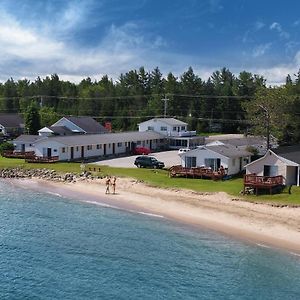 Bells Melody Motel Mackinaw City Exterior photo