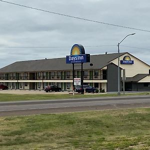 Days Inn By Wyndham Pratt Exterior photo