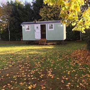 Jasmine The Shepherd Hut Hotel Woodhall Spa Exterior photo