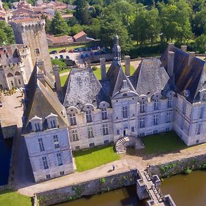 Chateau De Saint Loup Hotel Exterior photo