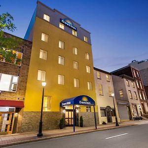 Days Inn By Wyndham Philadelphia Convention Center Exterior photo