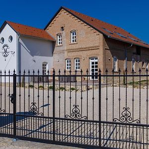 Magtar Villa Boly Exterior photo