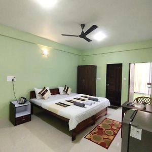 The Narrow Way Edward Guest House Candolim Exterior photo