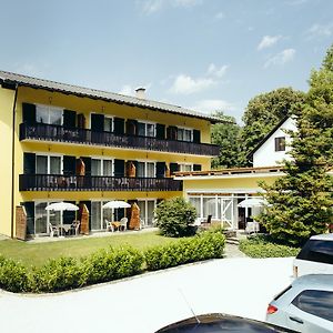 Pension Regia Bed & Breakfast Velden am Wörthersee Exterior photo