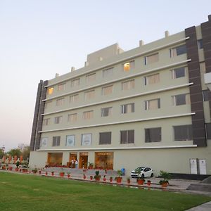 The Prime Park Hotel Amrāvati Exterior photo