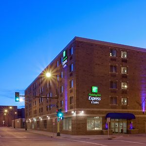 Holiday Inn Express Hotel & Suites Minneapolis-Downtown Convention Center, An Ihg Hotel Exterior photo