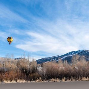 La Quinta Inn By Wyndham Steamboat Springs Exterior photo