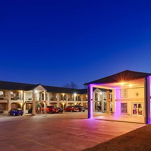 Best Western Executive Inn Hallettsville Exterior photo