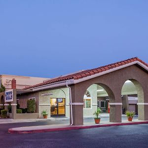 Travelodge By Wyndham Hemet Ca Exterior photo