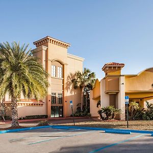 Ramada By Wyndham Jacksonville I-95 By Butler Blvd Exterior photo