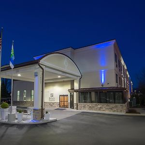 Holiday Inn Express Cleveland Airport - Brook Park, An Ihg Hotel Exterior photo