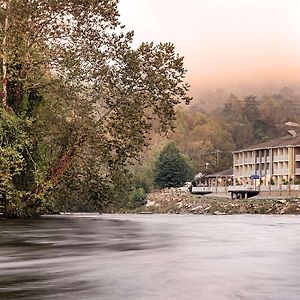 Best Western Plus River Escape Sylva / Dillsboro Exterior photo