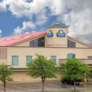 Days Inn By Wyndham Lubbock South Exterior photo