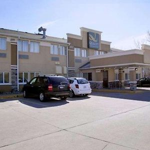 Quality Inn & Suites Des Moines Airport Exterior photo