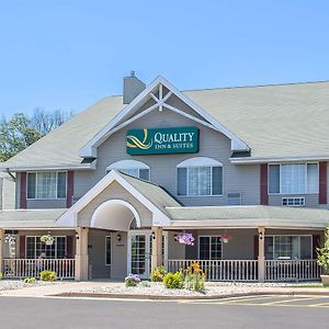 Quality Inn & Suites East Troy I-43 Exterior photo