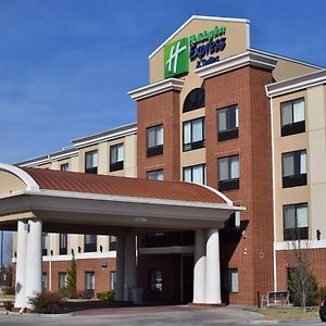 Holiday Inn Express Pratt, An Ihg Hotel Exterior photo