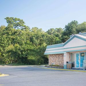 Super 8 By Wyndham Durham/University Area Nc Hotel Exterior photo