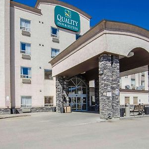 Quality Inn & Suites Grande Prairie Exterior photo