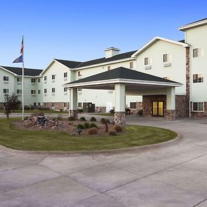 Days Inn & Suites By Wyndham Columbus Ne Exterior photo