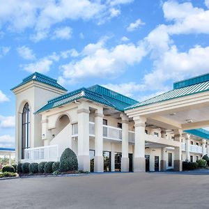 Days Inn By Wyndham Saint Pauls Exterior photo