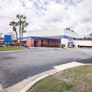 Oyo Hotel Lake Park/Valdosta I-75 Exterior photo