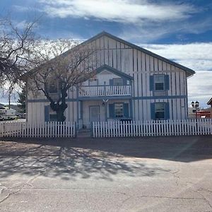 Tombstone Bordello Bed & Breakfast Exterior photo