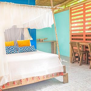 Bee Happy Studio Apartment Cahuita Exterior photo