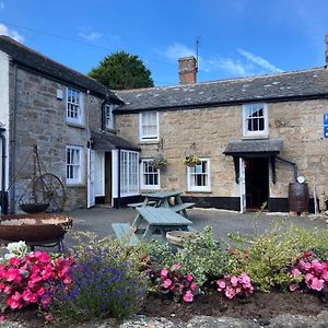 The Fountain Inn Madron Exterior photo