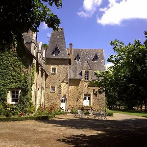 Chateau De La Motte Daudier Bed & Breakfast Craon  Exterior photo