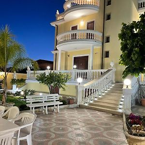 Nicole House Bed & Breakfast Reggio di Calabria Exterior photo