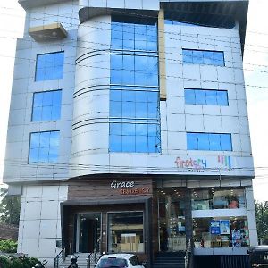 Grace Residency Hotel Tirur Exterior photo