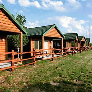 Badlands Frontier Cabins Hotel Wall Exterior photo