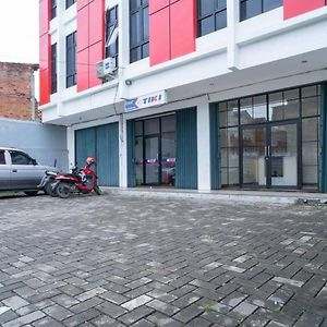 Reddoorz Near Stasiun Tangerang Hotel Exterior photo