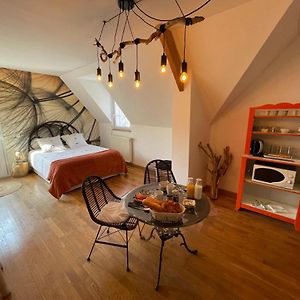 Belle Chambre Double Orange Tout Bonnement Bien Bed & Breakfast Putot-en-Auge Exterior photo