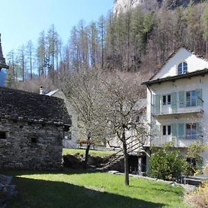 Camera In Casa Eva Hotel Brione  Exterior photo