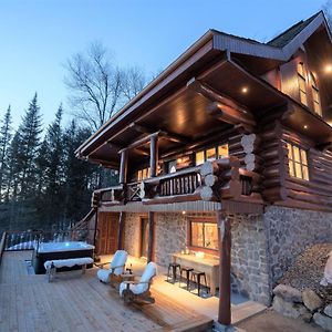 Breathtaking Log House With Hottub - Winter Paradise In Tremblant Villa Saint-Faustin Exterior photo