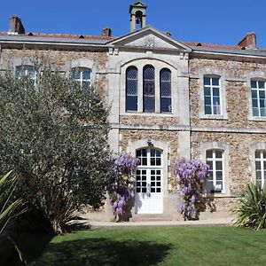 La Maison D'Olivier Bed & Breakfast Mesnard-la-Barotière Exterior photo