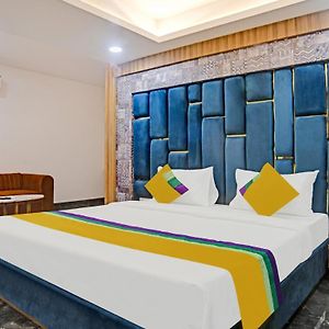 Itsy Hotels Phoenix Indore Exterior photo