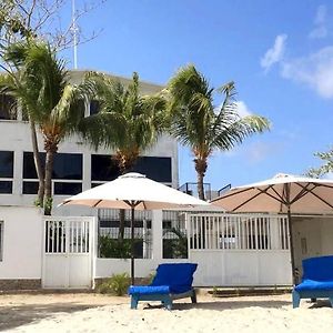 Casa Maya Playa El Yaque Hotel Exterior photo