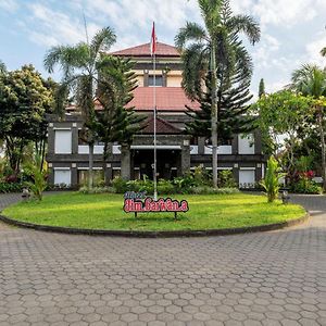 Jimbarwana Hotel Negara  Exterior photo