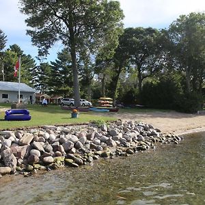 Home Of Thousand Islands Gananoque Exterior photo