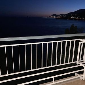 Cliffside Apartment With Stunning Riviera Views Ventimiglia Exterior photo